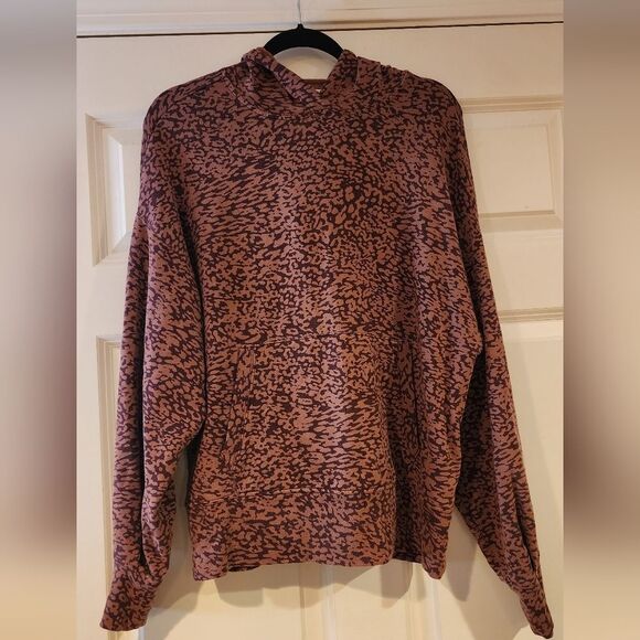 Athleta stretchy leopard print pull over hoodie M - Picture 1 of 4